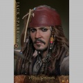 Hot Toys Jack Sparrow Deluxe Version - Pirates des Caraïbes : La Vengeance de Salazar