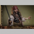 Hot Toys Jack Sparrow Deluxe Version - Pirates des Caraïbes : La Vengeance de Salazar