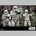 Hot Toys Stormtrooper with Death Star Environment - Star Wars