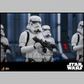 Hot Toys Stormtrooper with Death Star Environment - Star Wars