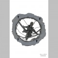 Neca Suspended Lab Xenomorph XX121 - Alien: Romulus