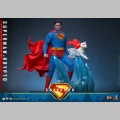 Hot Toys Superman & Krypto - Superman (2025)