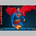 Hot Toys Superman & Krypto - Superman (2025)