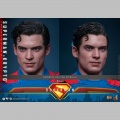 Hot Toys Superman & Krypto - Superman (2025)