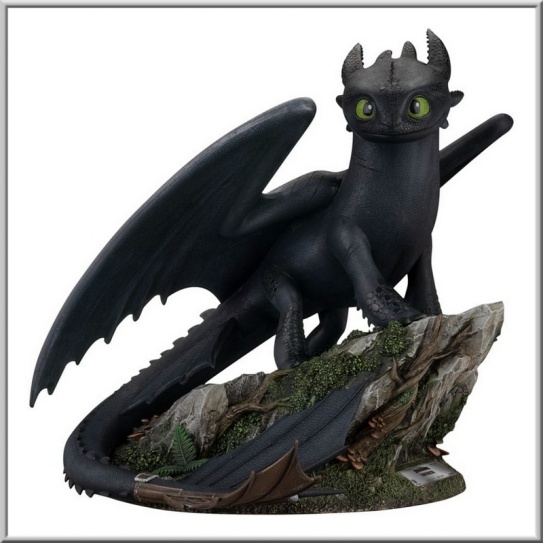 Master Craft Standing Toothless - Dragons