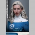 Hot Toys Invisible Woman & H.E.R.B.I.E. - Les Quatre Fantastiques : Premiers pas