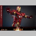 Hot Toys Iron Man Mark III (Armor Suit Up Version) - Iron Man