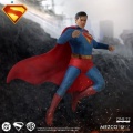 Mezco Toys Superman 1/12 - Superman (2025)