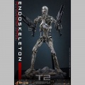 Hot Toys Endoskeleton (Battle Damaged Version) - Terminator 2