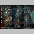 Hot Toys Endoskeleton (Battle Damaged Version) - Terminator 2