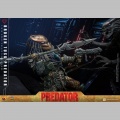 Hot Toys Broken Tusk Predator - Alien vs. Predator