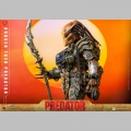 Hot Toys Broken Tusk Predator - Alien vs. Predator