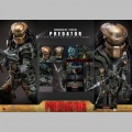 Hot Toys Broken Tusk Predator - Alien vs. Predator