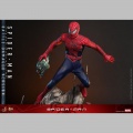 Hot Toys Spider-Man (Battle Damaged Version) - Spider-Man