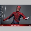 Hot Toys Spider-Man (Battle Damaged Version) - Spider-Man
