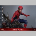 Hot Toys Spider-Man (Battle Damaged Version) - Spider-Man