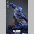 Hot Toys Batman (Battle Damaged Version) - Batman: The Dark Knight Returns