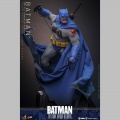 Hot Toys Batman (Battle Damaged Version) - Batman: The Dark Knight Returns