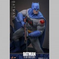 Hot Toys Batman (Battle Damaged Version) - Batman: The Dark Knight Returns