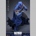 Hot Toys Batman (Battle Damaged Version) - Batman: The Dark Knight Returns