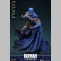 Hot Toys Batman (Battle Damaged Version) - Batman: The Dark Knight Returns
