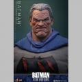 Hot Toys Batman (Battle Damaged Version) - Batman: The Dark Knight Returns