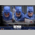 Hot Toys Batman (Battle Damaged Version) - Batman: The Dark Knight Returns