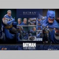 Hot Toys Batman (Battle Damaged Version) - Batman: The Dark Knight Returns