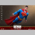 Hot Toys Superman - Batman: The Dark Knight Returns