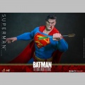 Hot Toys Superman - Batman: The Dark Knight Returns