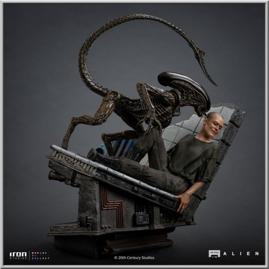 Iron Studios Ellen Ripley and Dog Alien - Alien 3