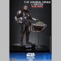 Hot Toys The Mandalorian and Grogu (Deluxe Version) - Star Wars: The Mandalorian & Grogu
