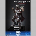 Hot Toys The Mandalorian and Grogu (Deluxe Version) - Star Wars: The Mandalorian & Grogu