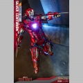 Hot Toys Silver Centurion (Armor Suit Up Version) - Iron Man 3