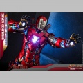 Hot Toys Silver Centurion (Armor Suit Up Version) - Iron Man 3