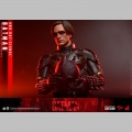 Hot Toys Batman with Bat-Signal - The Batman