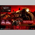 Hot Toys Batcycle - The Batman
