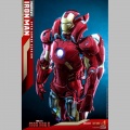 Hot Toys Iron Man Mark VII (Open Armor Version) - Iron Man 3