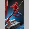 Hot Toys Spider-Man (New Red and Blue Suit) (Deluxe Version) - Spider-Man: No Way Home