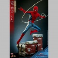 Hot Toys Spider-Man (New Red and Blue Suit) (Deluxe Version) - Spider-Man: No Way Home