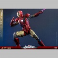 Hot Toys Iron Man Mark VI (2.0) with Suit-Up Gantry - The Avengers