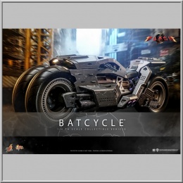 Hot Toys Batcycle - The Flash