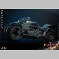 Hot Toys Batcycle - The Flash