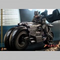 Hot Toys Batman & Batcycle Set - The Flash