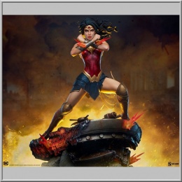 Sideshow Wonder Woman: Saving the Day - DC Comics