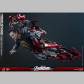 Hot Toys Tony Stark (Mark VII Suit-Up Version) - Avengers